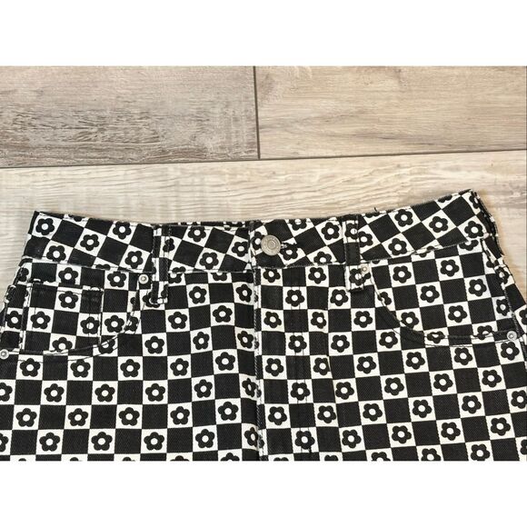 Pacsun black and white checked flowered mini skirt size 25 - Picture 4 of 12